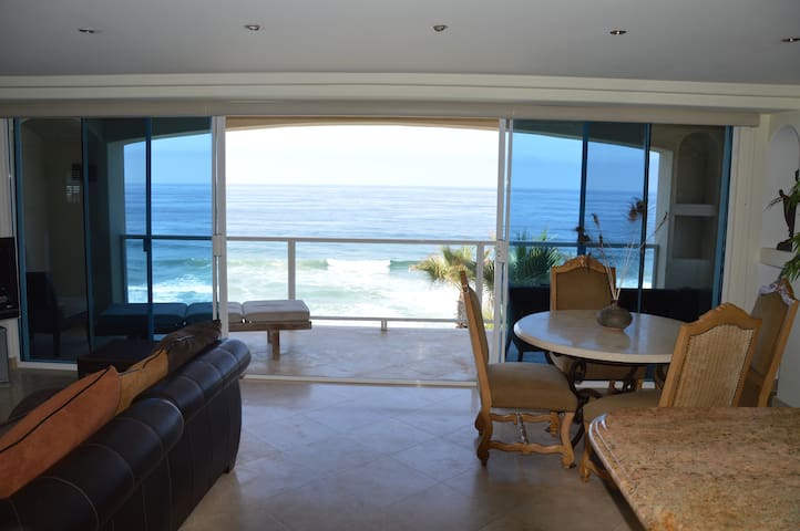 Exclusive Luxury Ocean Front Retreat -Rosarito MX