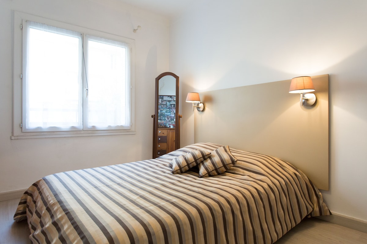 2. spálňa, 140 lôžok,  písací stôl a šatník .