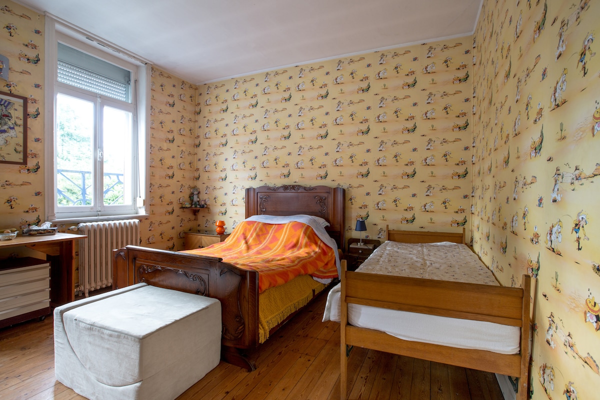 საძინებლის შესასვლელი კარის ხედი