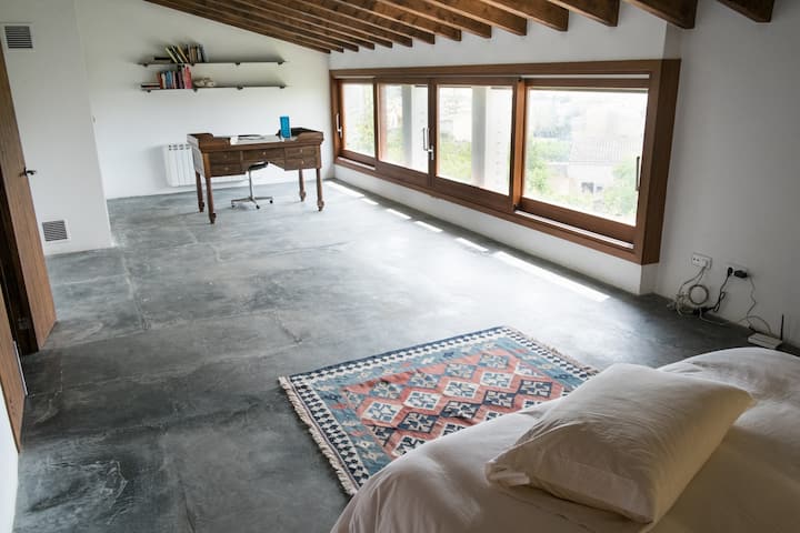 غرفة النوم الرئيسية (50 مترًا مربعًا)