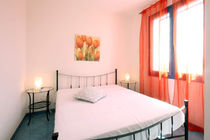 მაღალი მცურავი ორადგილიანი ოთახი