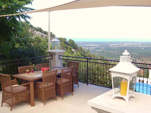 Luxury 3-Bed Villa Heated Pool Sea Views A/C,Wi-Fi gallery image 3