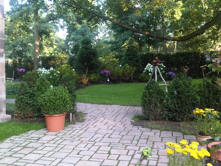 Side Terrace