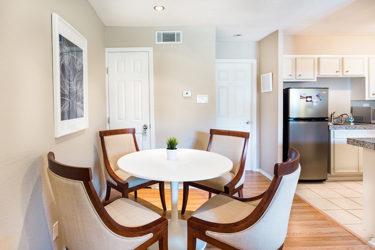 Fabulous South Lamar Condominium with Luxury Touches