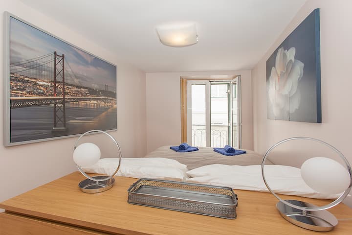 Royal Garden: Principe Real, 3rd Floor, 2ch/2sdb, Wifi, Clim, Quiet - Lissabon