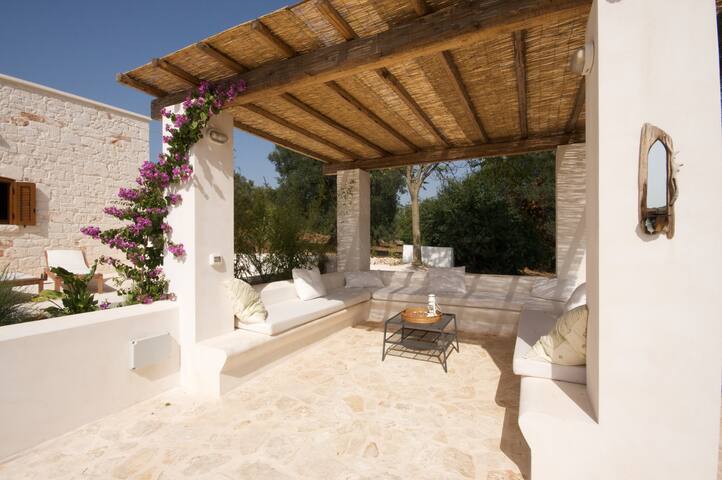 Iconic trullo & luxe pool sleeps 4+2 gallery image 2