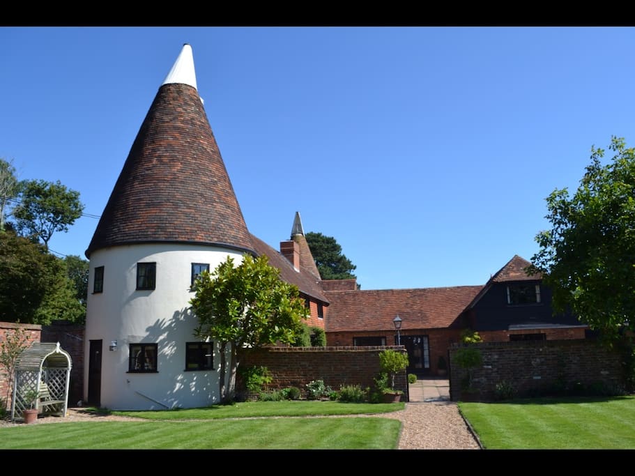 Private Wing of Our Grade II Listed Oast House Rye Houses for Rent in