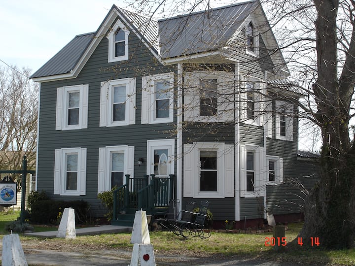 Smith Island Inn Mary Ruth's Retreat Bed and breakfasts for Rent in