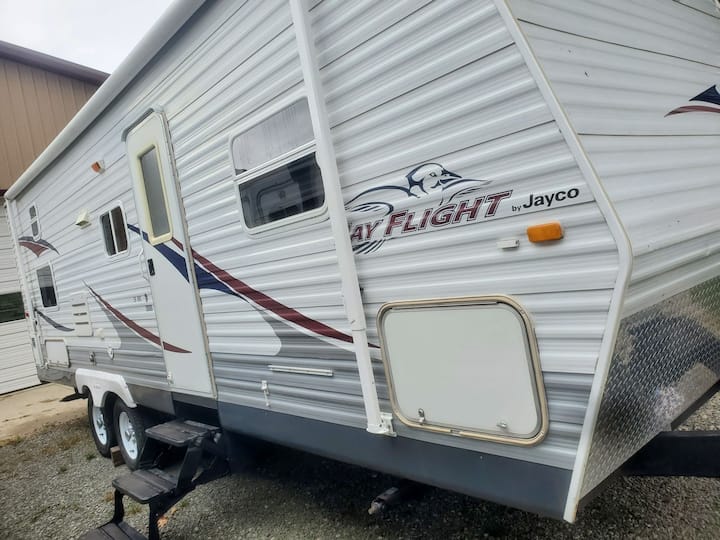 Country camper, away from city noise Campers/RVs for Rent in