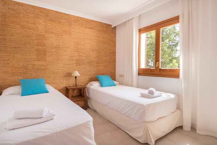 Habitación en 3º Nivel con dos Cama de 200 cm. por 210 cm