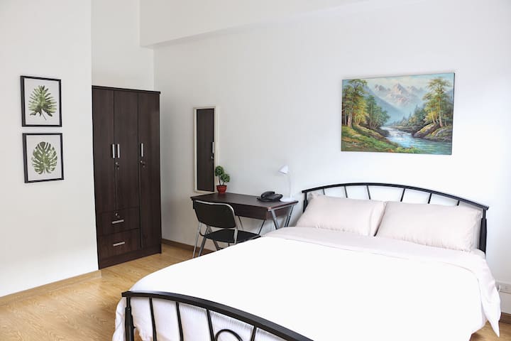 Julia's Cozy Mountain Condo | Couples Getaway