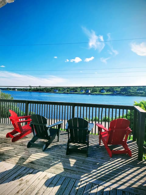 Conrad House - A Lunenburg Waterfront Retreat!
