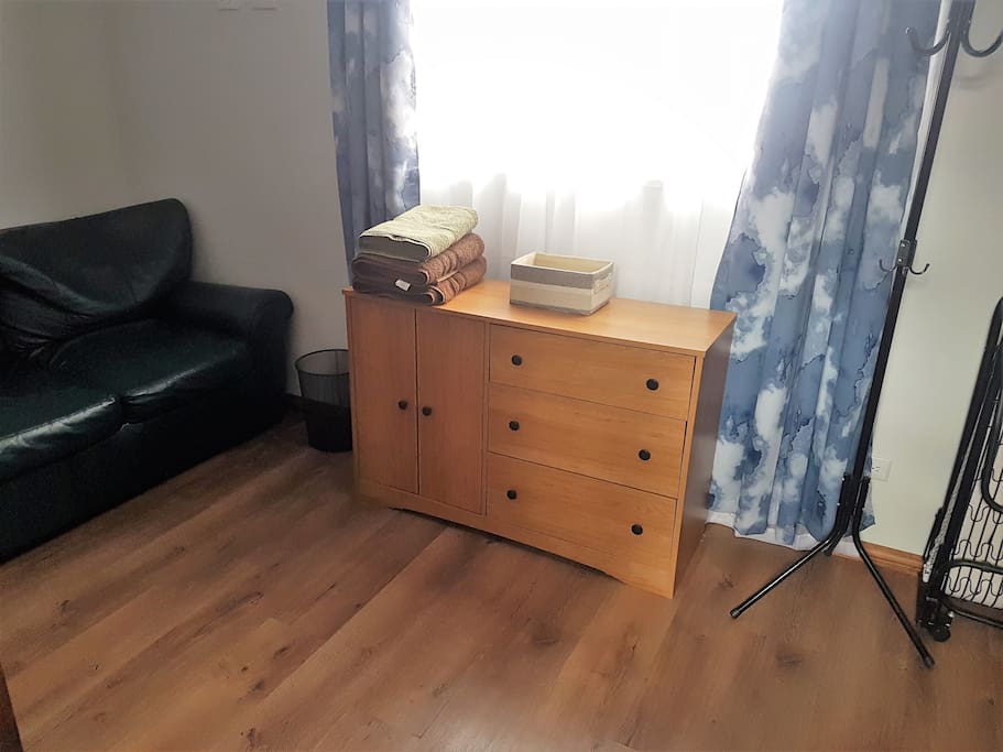Spacious bedroom with own bathroom Queen size bed and queen air mattress if needed!