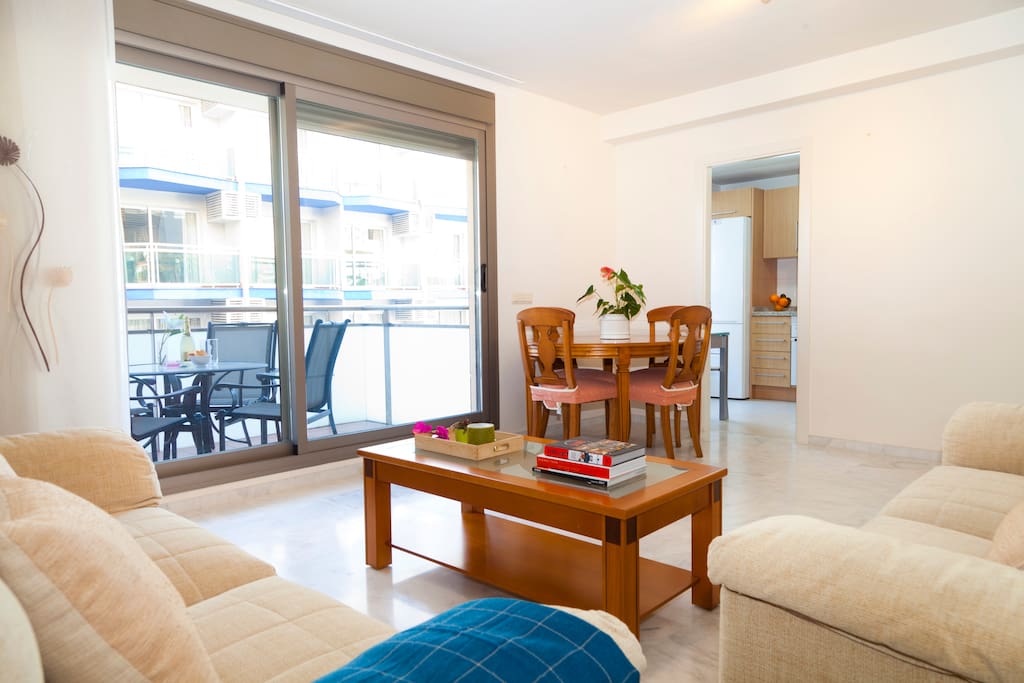 Good sized living room with dining and seating space