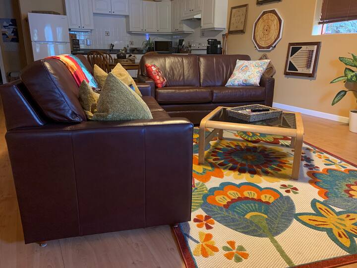Tranquil LAKE VIEW SUITE in the ❤️ of WINE COUNTRY