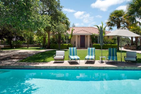 Italian Villa Cottage Near Wineries