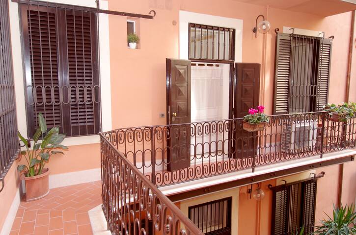 Colosseum Street n.1 – at 100 mt to the Metro gallery image 2