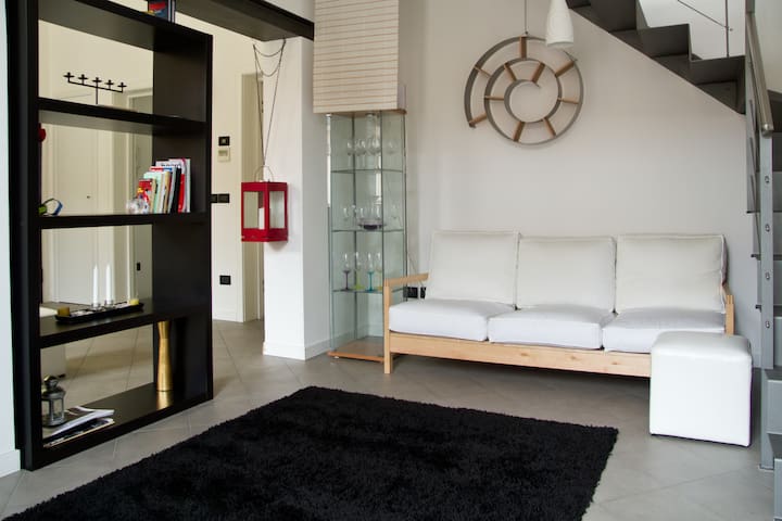 PLEASANT ROOM W/ENSUITE BATH,FREEWF