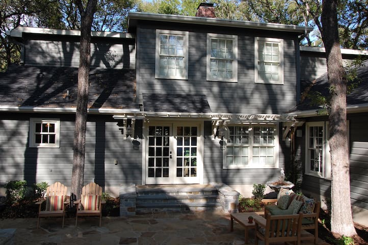 SXSW Central Austin Home gallery image 5