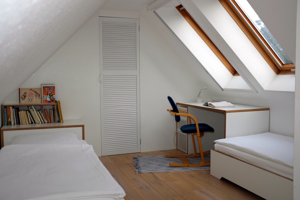 Სხვენში ძილი