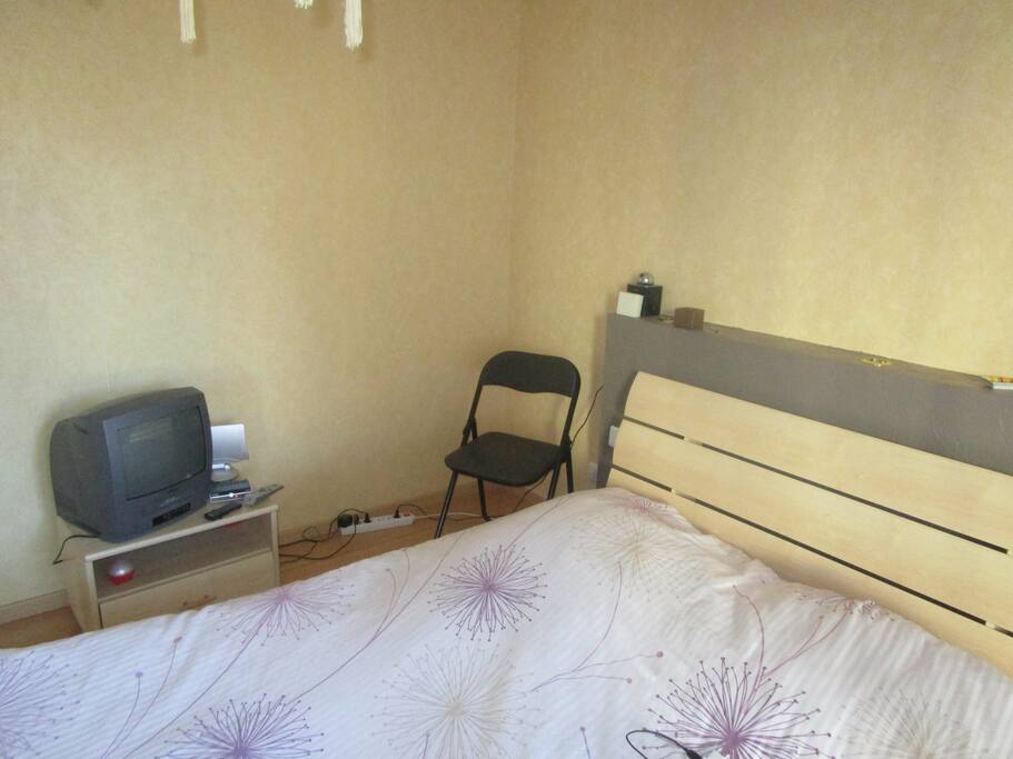 chambre avec TV