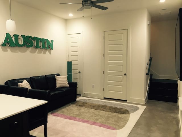 Austin Getaway, Centrally Located!