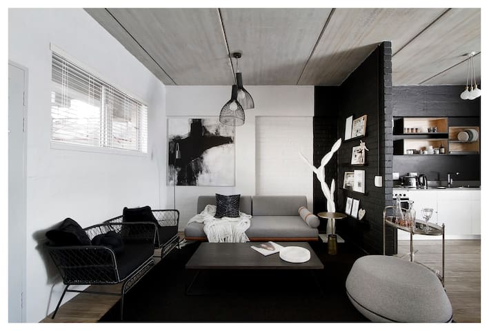 SWIFT STUDIOS SELF-CATERING managed Airbnb listing 3