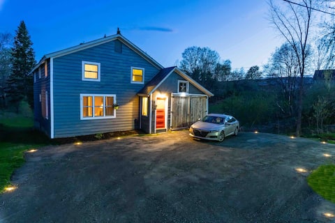 Cozy home close to bike trails, hiking and Stowe!
