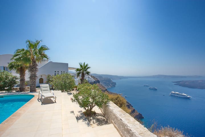 UNIQUE Caldera view villa Santorini (Firostefani)