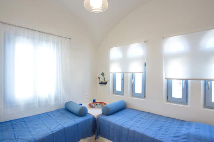 Room n°3 : 2 separated single beds