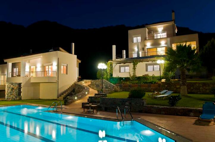 Agnanti Villas a magnificent view gallery image 2