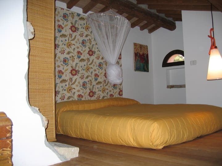 เตียงคู่บนชั้นลอย