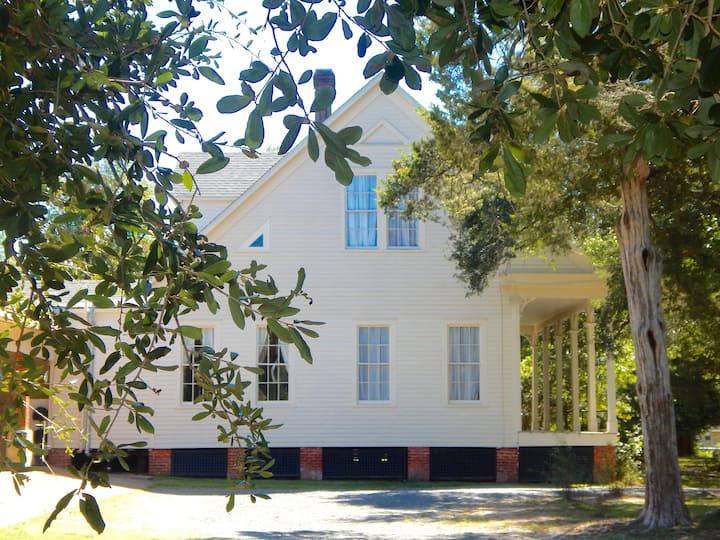 Bellevue Manor in the Heart of Cajun Country Houses for Rent in