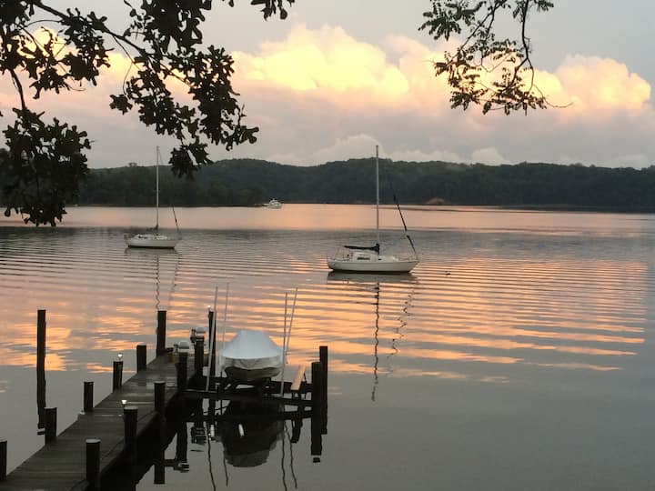 Waterfront Suite, Annapolis, balcony, steam shwr Houses for Rent in