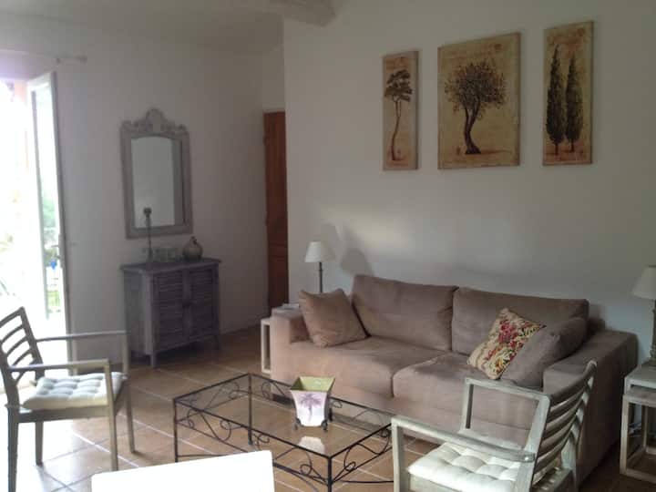 DNEVNI BORAVAK 1 SOFA KOJA SE NE MOŽE PRETVORITI U KREVET