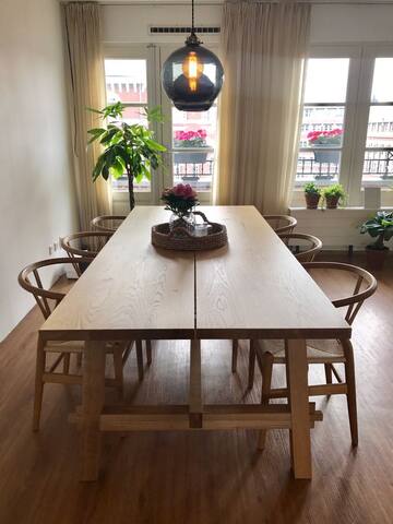 Beautiful apartment with terrace and canal view gallery image 4