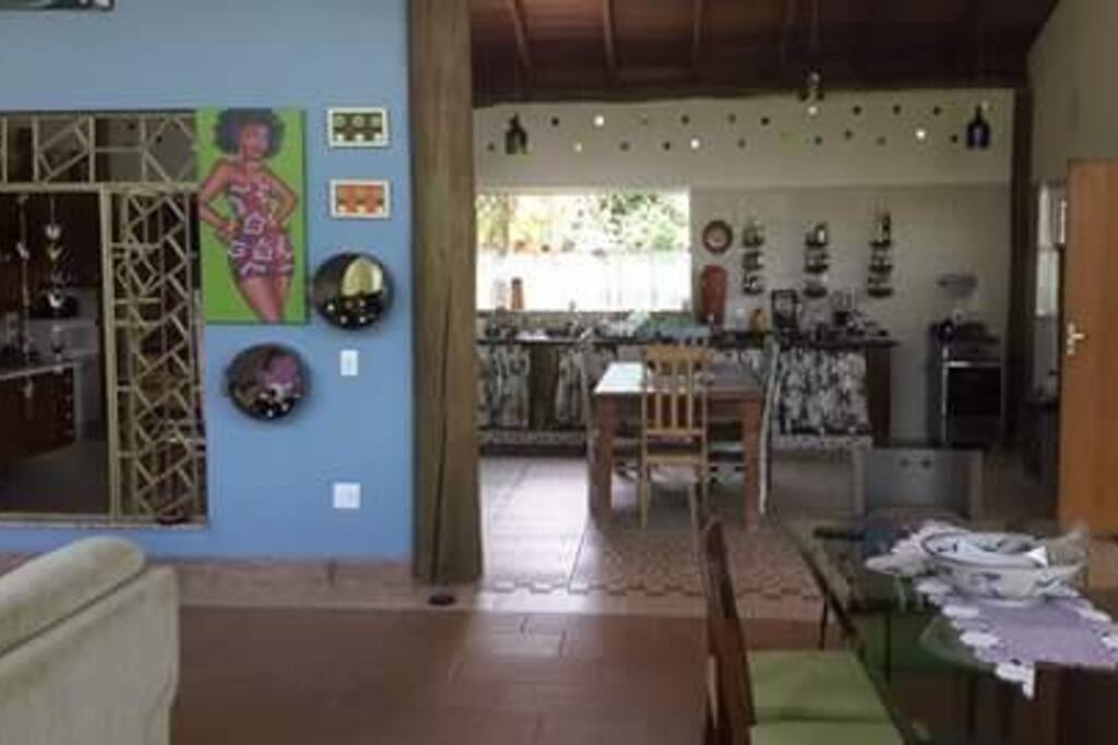 Sala integrada à cozinha