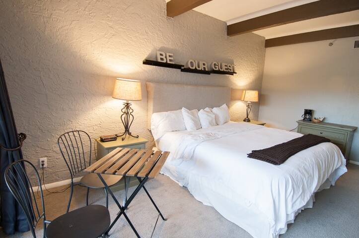 Scottsdale-153-Mayo, Old Town, Talking Stick