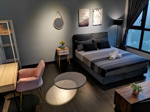 New cozy studio nearby sunway  velocity and mytown