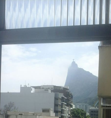 ÓTIMO APTO 2 QTOS PRAIA DE BOTAFOGO