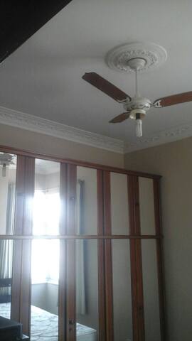 ÓTIMO APTO 2 QTOS PRAIA DE BOTAFOGO gallery image 2