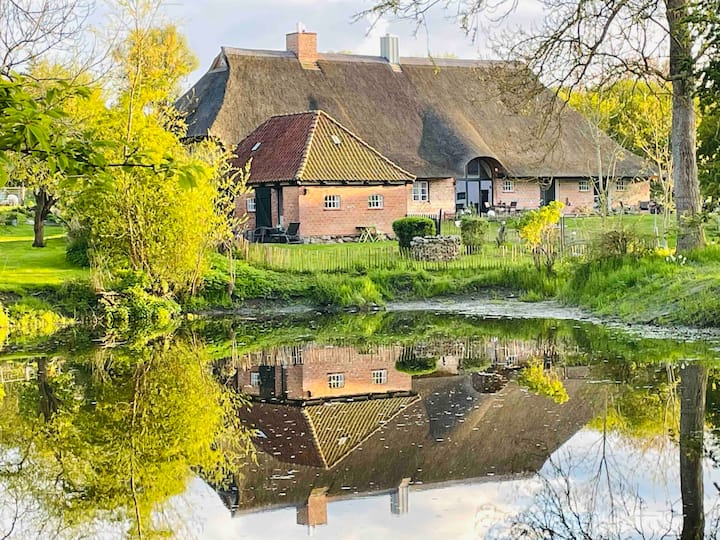 Apartment with luxury bathroom, terrace close to the Baltic Sea