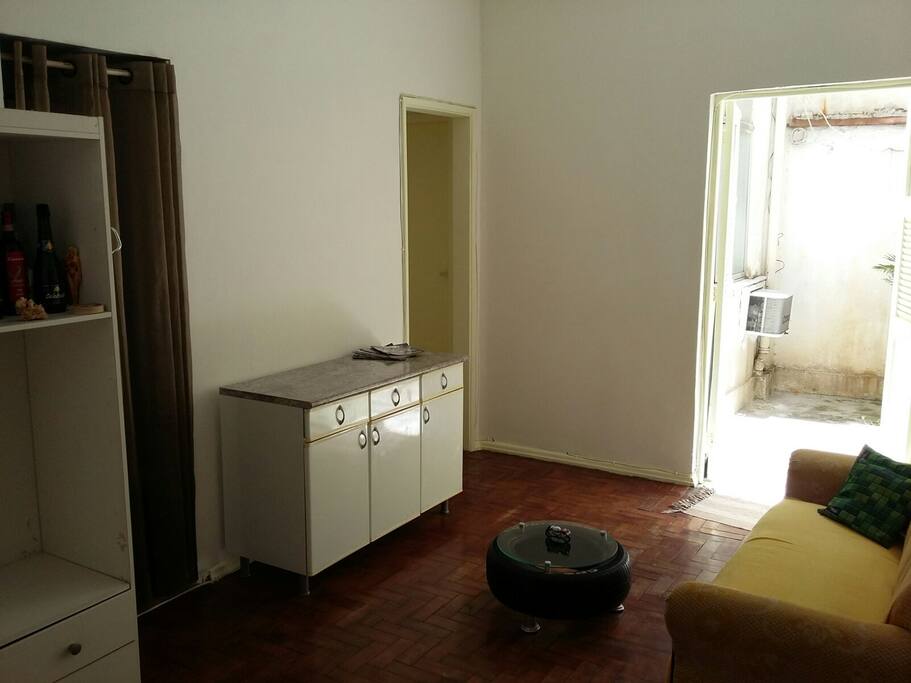 Apartamento bem ventilado e apesar de ser na Lapa é silencioso