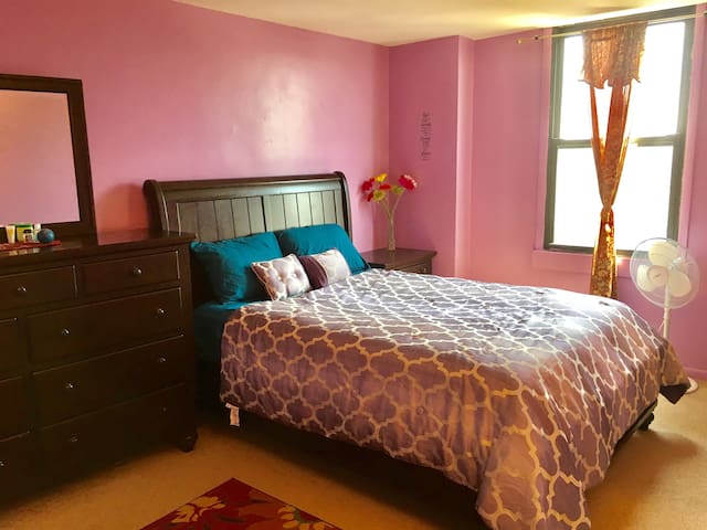 Sunny and Spacious Room Close to DC