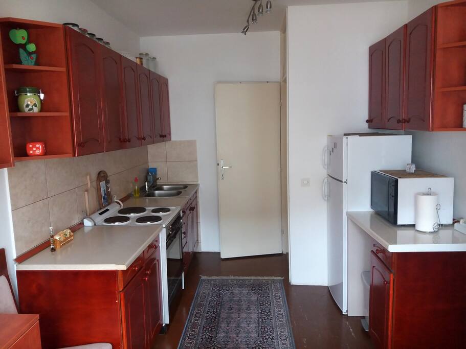 Kitchen & dining room