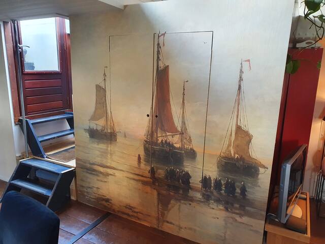 Ship’s hold on houseboat “Mizar” gallery image 3