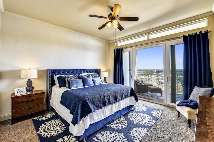 Main Master + Full Bathroom + Access to Balcony