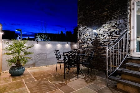 Luxury 2 bedroom cottage in Windermere Village