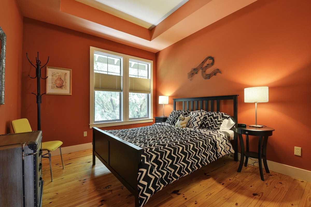 2 - ра спалня с двойно легло. Уютно и удобно. 