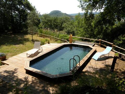 Honeymoon cottage with a pool